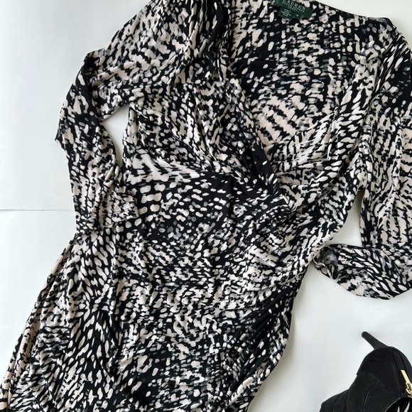 Lauren Ralph Lauren Printed Ruched Dress - Picture 3 of 5
